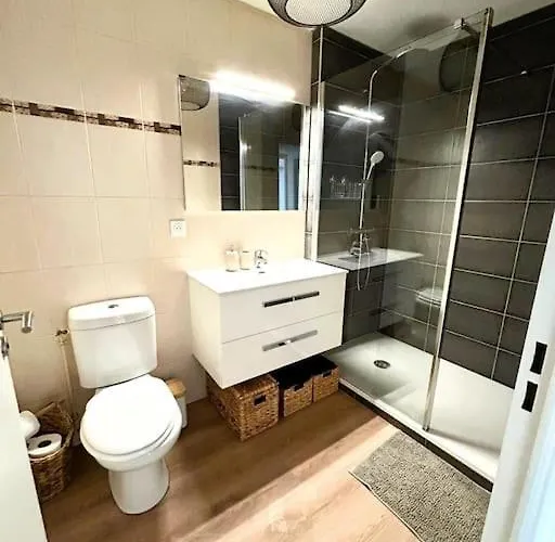 Resplendissant Yourhosthelper