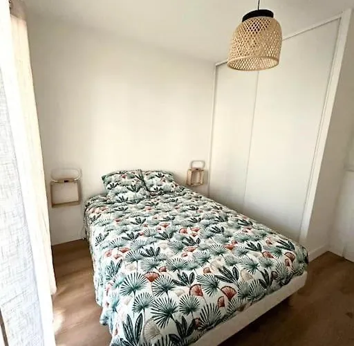 Resplendissant Yourhosthelper バイヨンヌ